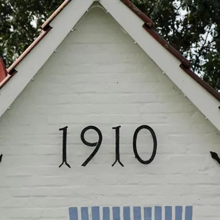 Huus An't Diek Von 1910 * Krummhörn